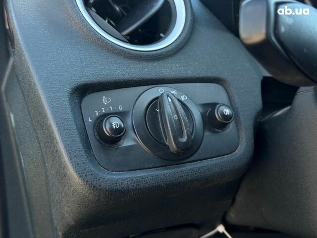 Чорний Форд Фієста, об'ємом двигуна 1.4 л та пробігом 183 тис. км за 7240 $, фото 28 на Automoto.ua