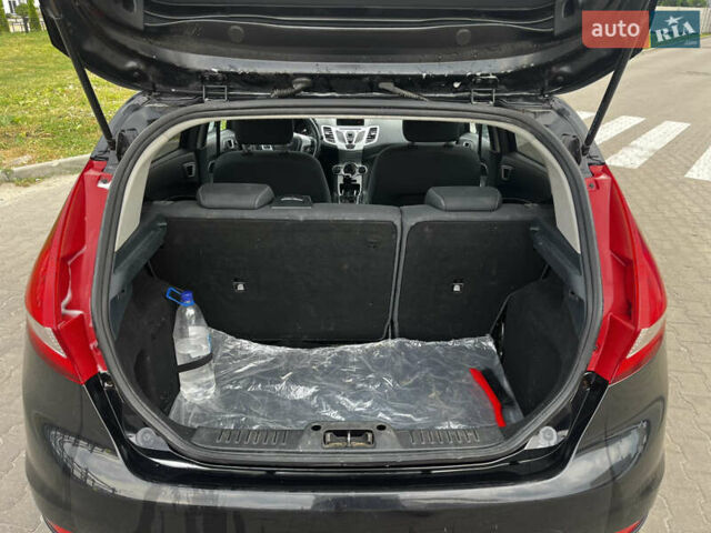 Чорний Форд Фієста, об'ємом двигуна 1.4 л та пробігом 182 тис. км за 6000 $, фото 9 на Automoto.ua