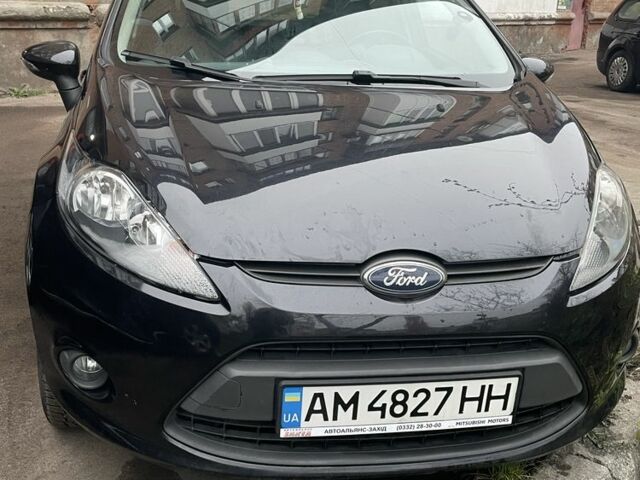 Черный Форд Фиеста, объемом двигателя 1.4 л и пробегом 147 тыс. км за 5254 $, фото 2 на Automoto.ua