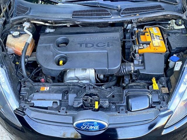 Черный Форд Фиеста, объемом двигателя 1.4 л и пробегом 280 тыс. км за 5800 $, фото 5 на Automoto.ua