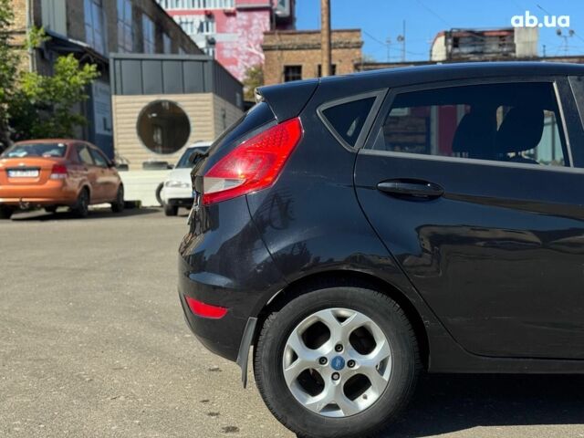 Чорний Форд Фієста, об'ємом двигуна 1.4 л та пробігом 183 тис. км за 7240 $, фото 10 на Automoto.ua