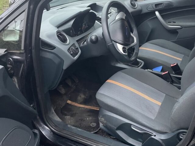 Черный Форд Фиеста, объемом двигателя 1.4 л и пробегом 147 тыс. км за 5254 $, фото 4 на Automoto.ua