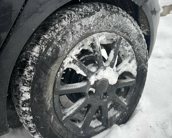 Черный Форд Фиеста, объемом двигателя 1.2 л и пробегом 210 тыс. км за 2900 $, фото 10 на Automoto.ua