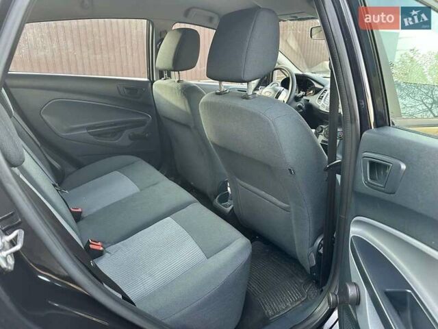 Черный Форд Фиеста, объемом двигателя 1.6 л и пробегом 210 тыс. км за 5000 $, фото 14 на Automoto.ua