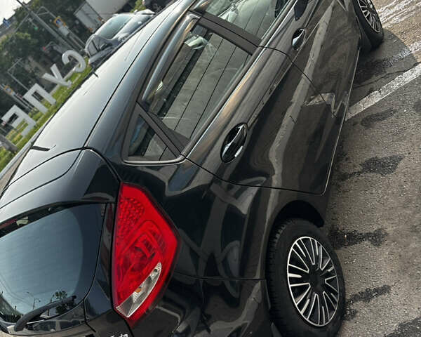 Черный Форд Фиеста, объемом двигателя 1.25 л и пробегом 57 тыс. км за 7300 $, фото 5 на Automoto.ua