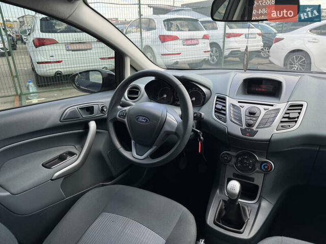 Черный Форд Фиеста, объемом двигателя 1.4 л и пробегом 278 тыс. км за 5490 $, фото 25 на Automoto.ua