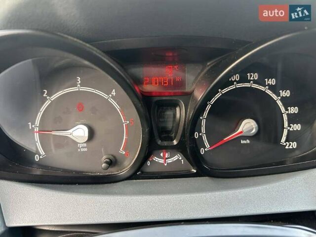 Черный Форд Фиеста, объемом двигателя 1.6 л и пробегом 210 тыс. км за 5000 $, фото 17 на Automoto.ua