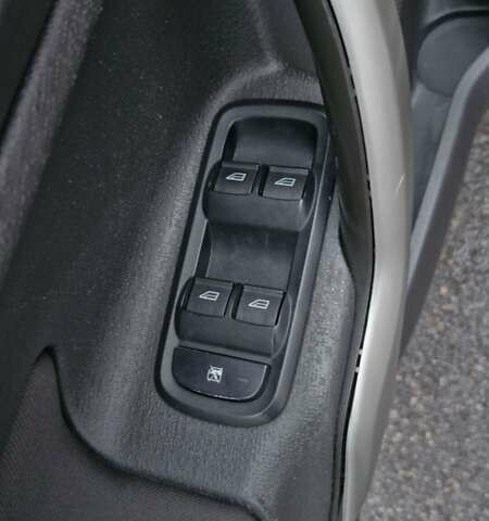 Чорний Форд Фієста, об'ємом двигуна 1.6 л та пробігом 170 тис. км за 5750 $, фото 8 на Automoto.ua