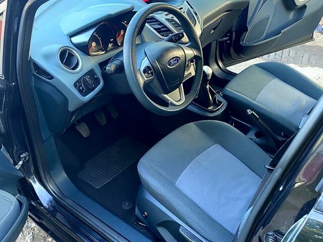 Черный Форд Фиеста, объемом двигателя 1.4 л и пробегом 280 тыс. км за 5800 $, фото 4 на Automoto.ua