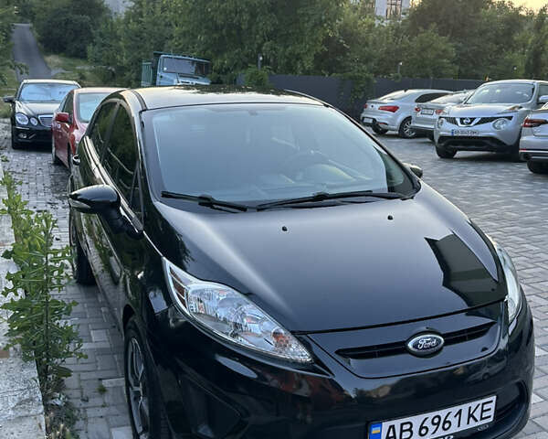 Форд Фиеста 2012 в Виннице на Automoto.ua Черный Форд Фиеста, объемом двигателя 1.6 л и пробегом 198 тыс. км за 7500 $, фото 1 на Automoto.ua