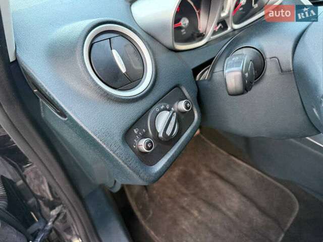 Чорний Форд Фієста, об'ємом двигуна 1.56 л та пробігом 280 тис. км за 5900 $, фото 27 на Automoto.ua