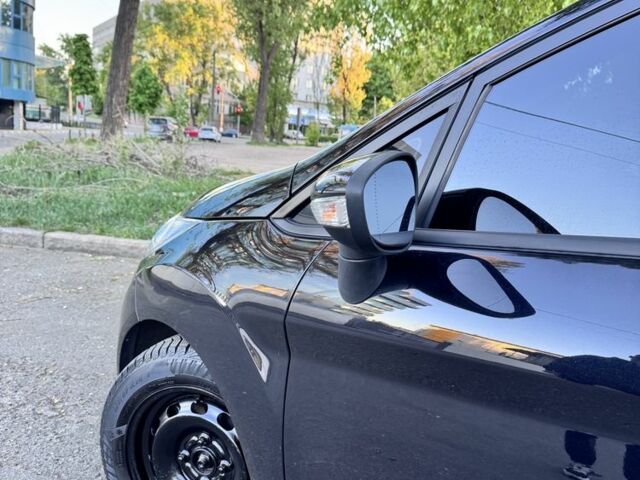 Черный Форд Фиеста, объемом двигателя 1.6 л и пробегом 291 тыс. км за 6450 $, фото 1 на Automoto.ua