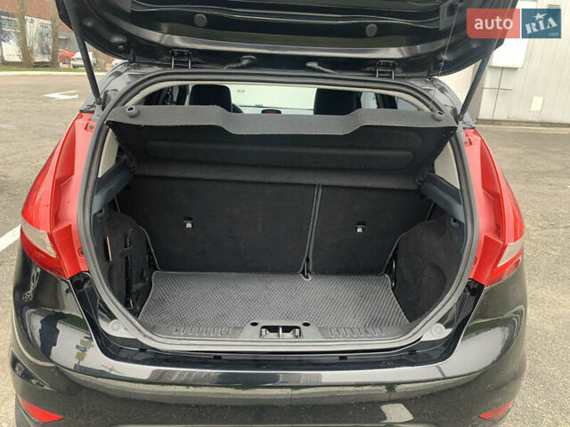 Черный Форд Фиеста, объемом двигателя 1.56 л и пробегом 322 тыс. км за 6200 $, фото 14 на Automoto.ua