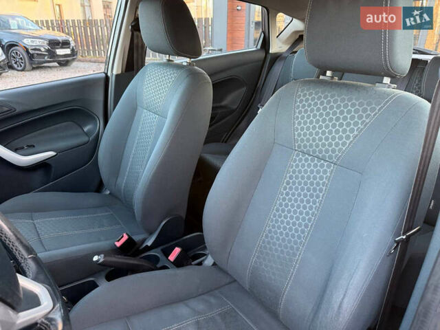 Чорний Форд Фієста, об'ємом двигуна 1.56 л та пробігом 280 тис. км за 5900 $, фото 26 на Automoto.ua