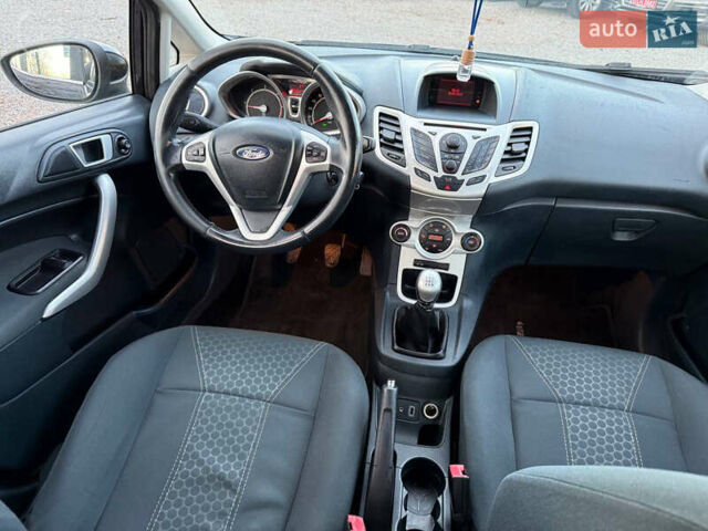 Чорний Форд Фієста, об'ємом двигуна 1.56 л та пробігом 280 тис. км за 5900 $, фото 40 на Automoto.ua