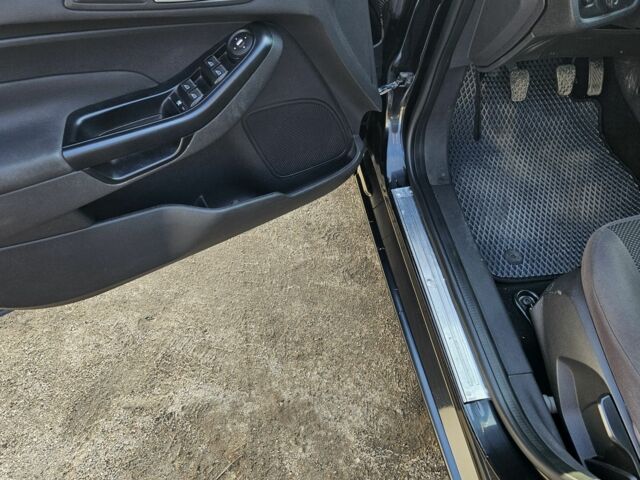 Черный Форд Фиеста, объемом двигателя 1.2 л и пробегом 120 тыс. км за 7000 $, фото 7 на Automoto.ua