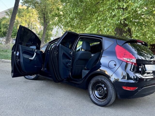 Черный Форд Фиеста, объемом двигателя 1.6 л и пробегом 291 тыс. км за 6450 $, фото 7 на Automoto.ua