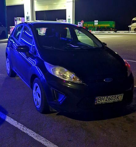 Черный Форд Фиеста, объемом двигателя 1.6 л и пробегом 170 тыс. км за 5550 $, фото 2 на Automoto.ua