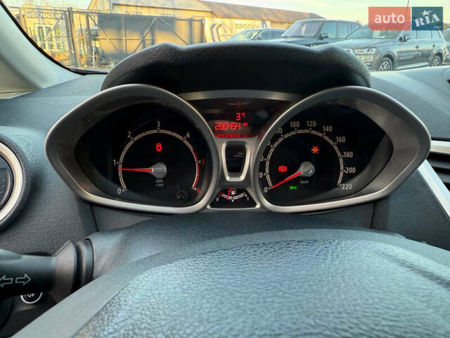 Чорний Форд Фієста, об'ємом двигуна 1.56 л та пробігом 280 тис. км за 5900 $, фото 32 на Automoto.ua