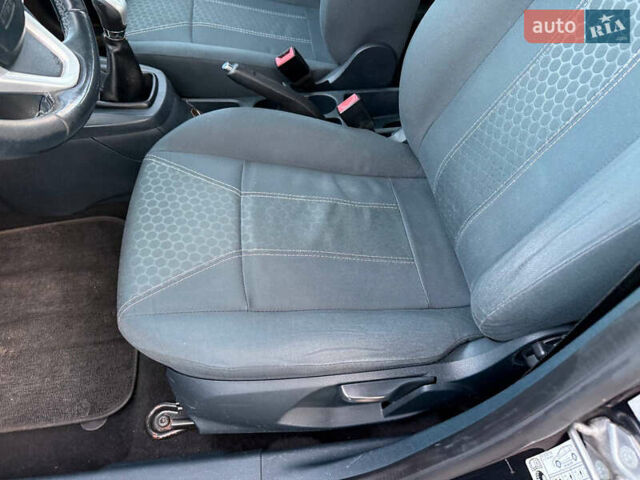 Чорний Форд Фієста, об'ємом двигуна 1.56 л та пробігом 280 тис. км за 5900 $, фото 25 на Automoto.ua