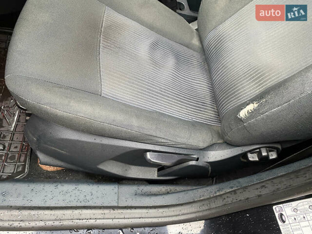 Черный Форд Фиеста, объемом двигателя 1.25 л и пробегом 180 тыс. км за 6700 $, фото 11 на Automoto.ua