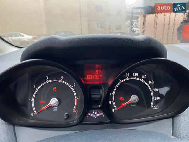 Черный Форд Фиеста, объемом двигателя 1.25 л и пробегом 180 тыс. км за 6700 $, фото 9 на Automoto.ua