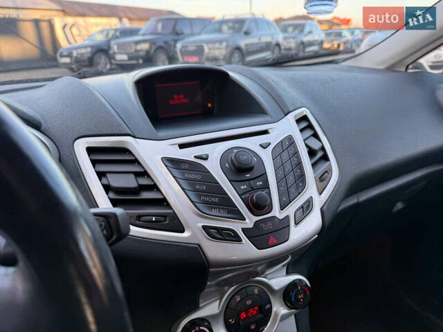 Чорний Форд Фієста, об'ємом двигуна 1.56 л та пробігом 280 тис. км за 5900 $, фото 31 на Automoto.ua