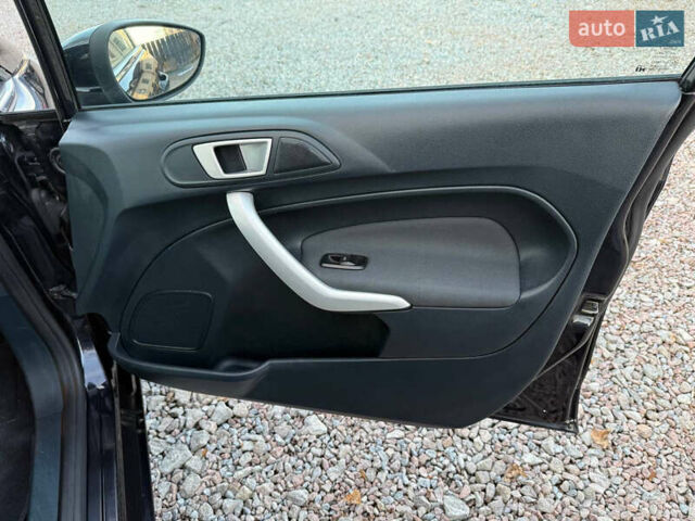 Чорний Форд Фієста, об'ємом двигуна 1.56 л та пробігом 280 тис. км за 5900 $, фото 42 на Automoto.ua