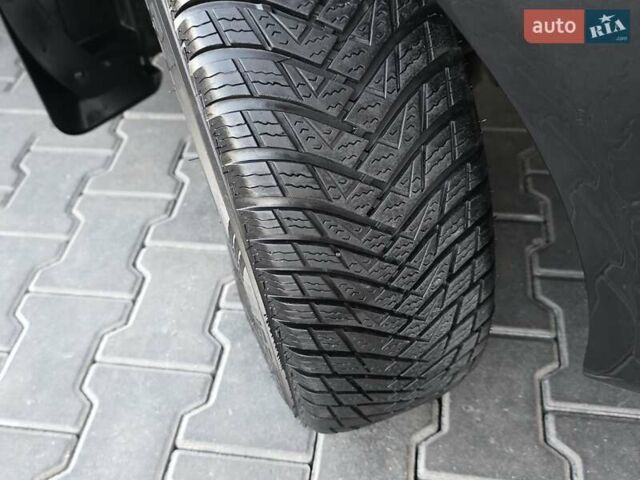 Черный Форд Фиеста, объемом двигателя 1.6 л и пробегом 213 тыс. км за 7333 $, фото 20 на Automoto.ua