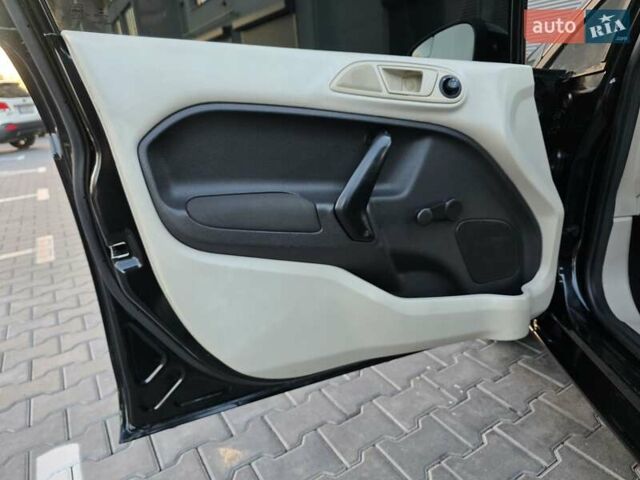 Черный Форд Фиеста, объемом двигателя 1.6 л и пробегом 213 тыс. км за 7333 $, фото 40 на Automoto.ua