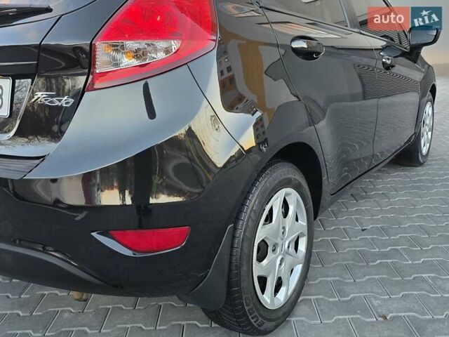Черный Форд Фиеста, объемом двигателя 1.6 л и пробегом 213 тыс. км за 7333 $, фото 19 на Automoto.ua