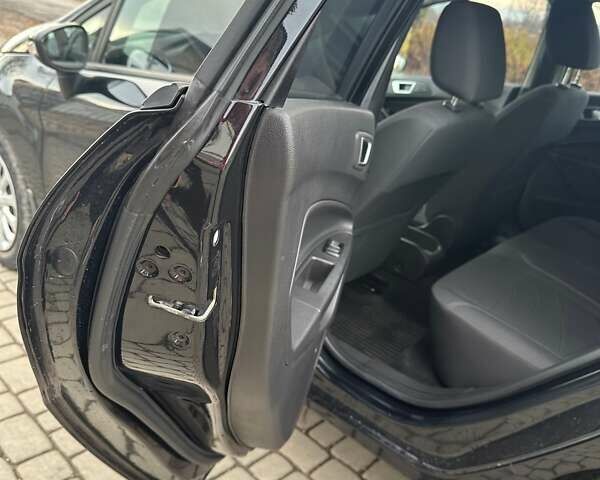 Черный Форд Фиеста, объемом двигателя 1 л и пробегом 42 тыс. км за 8000 $, фото 7 на Automoto.ua