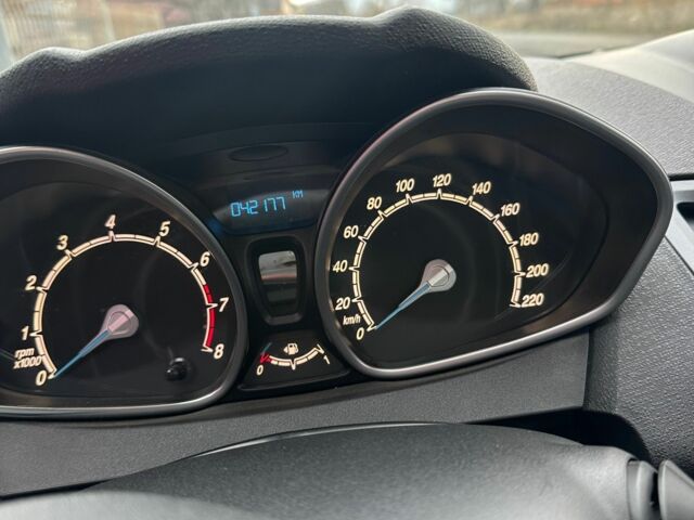 Черный Форд Фиеста, объемом двигателя 1 л и пробегом 42 тыс. км за 8000 $, фото 5 на Automoto.ua