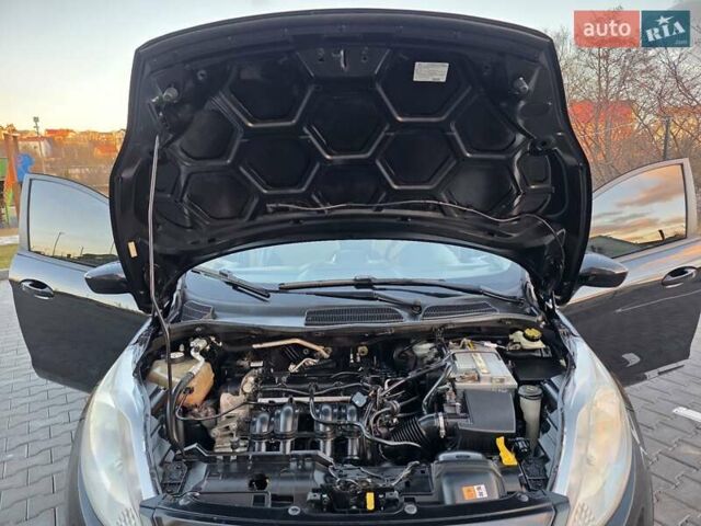 Черный Форд Фиеста, объемом двигателя 1.6 л и пробегом 213 тыс. км за 7333 $, фото 23 на Automoto.ua