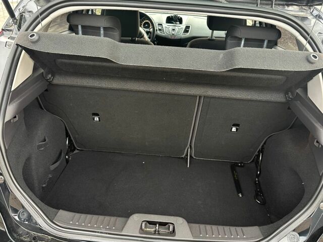 Черный Форд Фиеста, объемом двигателя 1 л и пробегом 42 тыс. км за 8000 $, фото 11 на Automoto.ua