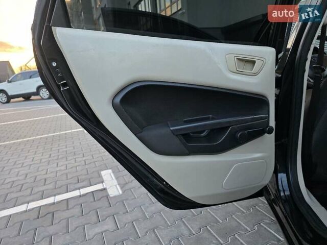 Черный Форд Фиеста, объемом двигателя 1.6 л и пробегом 213 тыс. км за 7333 $, фото 32 на Automoto.ua