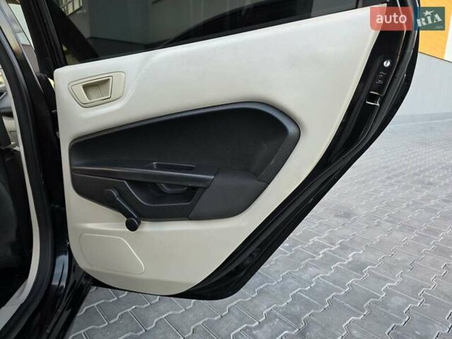 Черный Форд Фиеста, объемом двигателя 1.6 л и пробегом 213 тыс. км за 7333 $, фото 30 на Automoto.ua