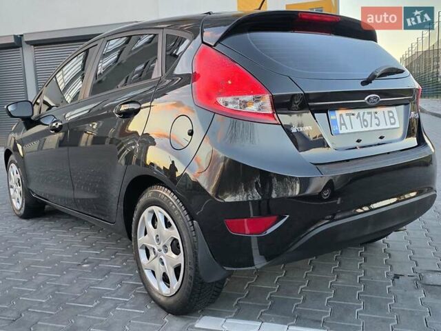 Черный Форд Фиеста, объемом двигателя 1.6 л и пробегом 213 тыс. км за 7333 $, фото 2 на Automoto.ua
