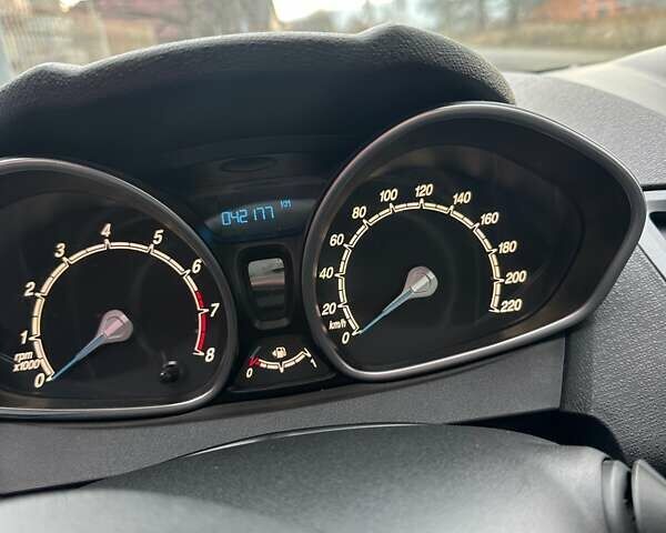 Черный Форд Фиеста, объемом двигателя 1 л и пробегом 42 тыс. км за 8000 $, фото 4 на Automoto.ua