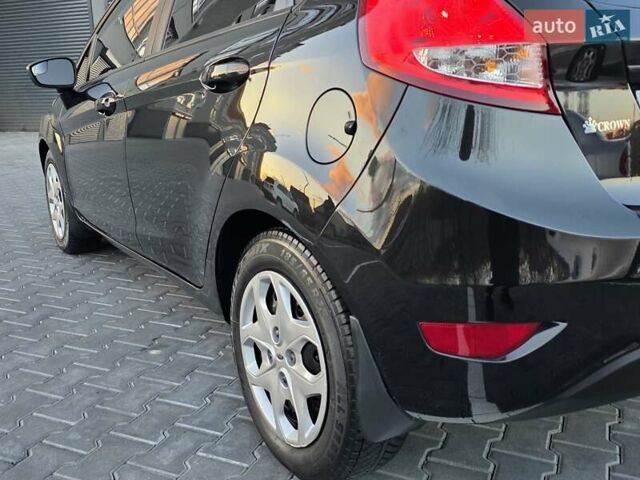 Черный Форд Фиеста, объемом двигателя 1.6 л и пробегом 213 тыс. км за 7333 $, фото 18 на Automoto.ua