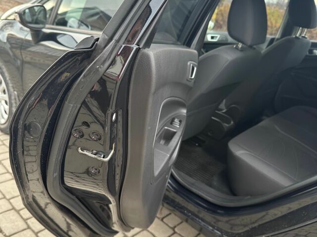 Черный Форд Фиеста, объемом двигателя 1 л и пробегом 42 тыс. км за 8000 $, фото 8 на Automoto.ua