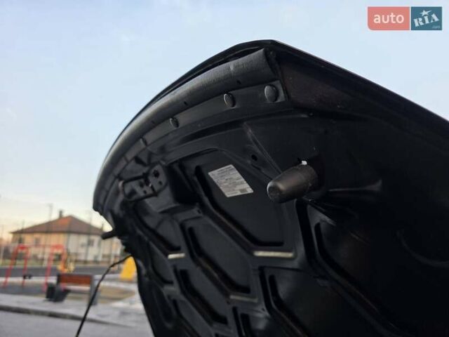 Черный Форд Фиеста, объемом двигателя 1.6 л и пробегом 213 тыс. км за 7333 $, фото 25 на Automoto.ua