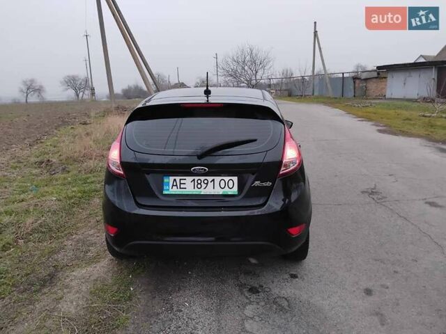 Черный Форд Фиеста, объемом двигателя 1.6 л и пробегом 350 тыс. км за 6500 $, фото 5 на Automoto.ua
