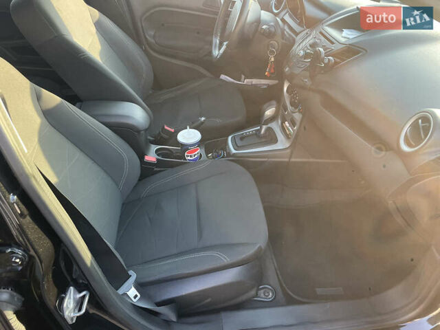 Черный Форд Фиеста, объемом двигателя 1.6 л и пробегом 145 тыс. км за 7500 $, фото 7 на Automoto.ua