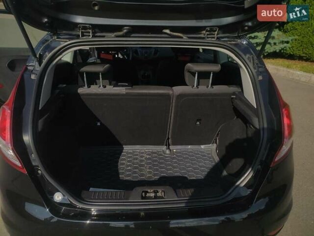 Черный Форд Фиеста, объемом двигателя 1.5 л и пробегом 181 тыс. км за 6100 $, фото 9 на Automoto.ua