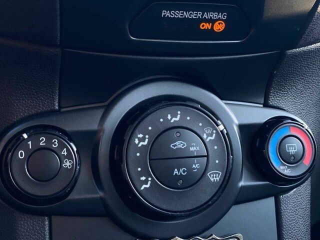 Чорний Форд Фієста, об'ємом двигуна 1 л та пробігом 196 тис. км за 4990 $, фото 18 на Automoto.ua