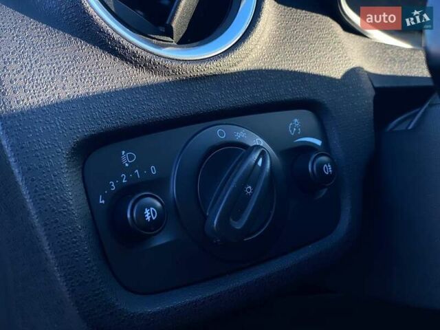 Чорний Форд Фієста, об'ємом двигуна 1 л та пробігом 196 тис. км за 4990 $, фото 20 на Automoto.ua