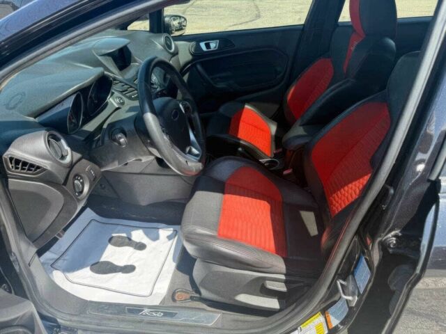 Черный Форд Фиеста, объемом двигателя 1.6 л и пробегом 71 тыс. км за 3900 $, фото 7 на Automoto.ua