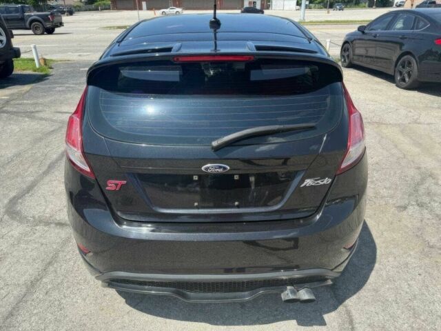 Черный Форд Фиеста, объемом двигателя 1.6 л и пробегом 71 тыс. км за 3900 $, фото 5 на Automoto.ua