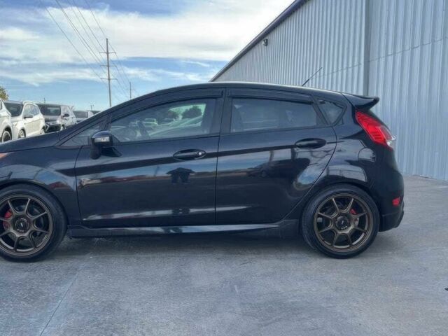 Чорний Форд Фієста, об'ємом двигуна 1.6 л та пробігом 73 тис. км за 3800 $, фото 2 на Automoto.ua